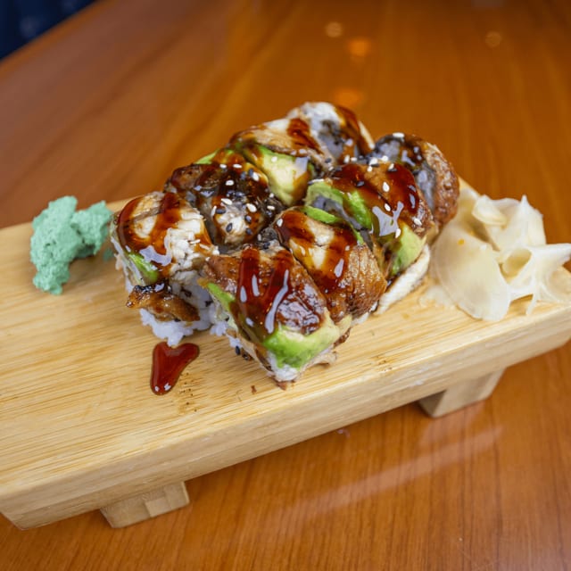 *Dragon Roll.